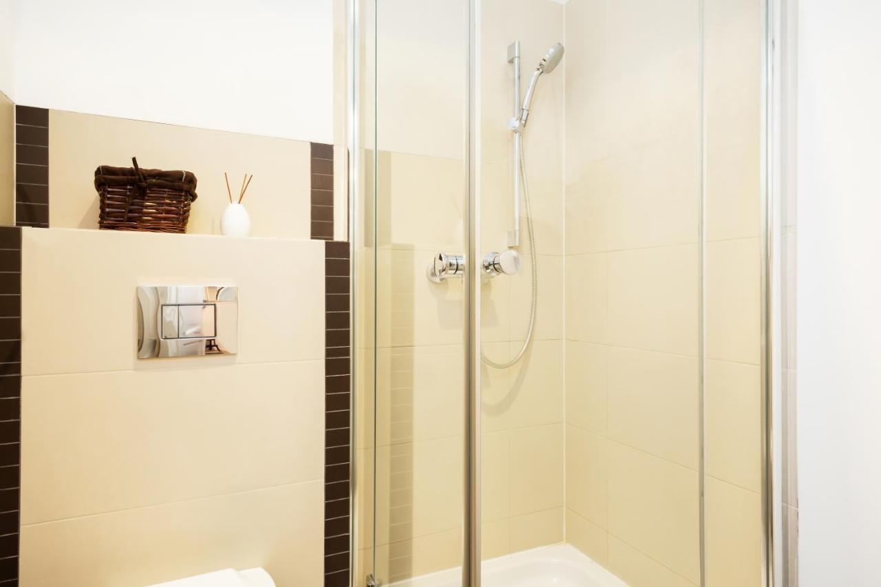 Stars Apartaments City Center By Noclegi Renters وارسو المظهر الخارجي الصورة